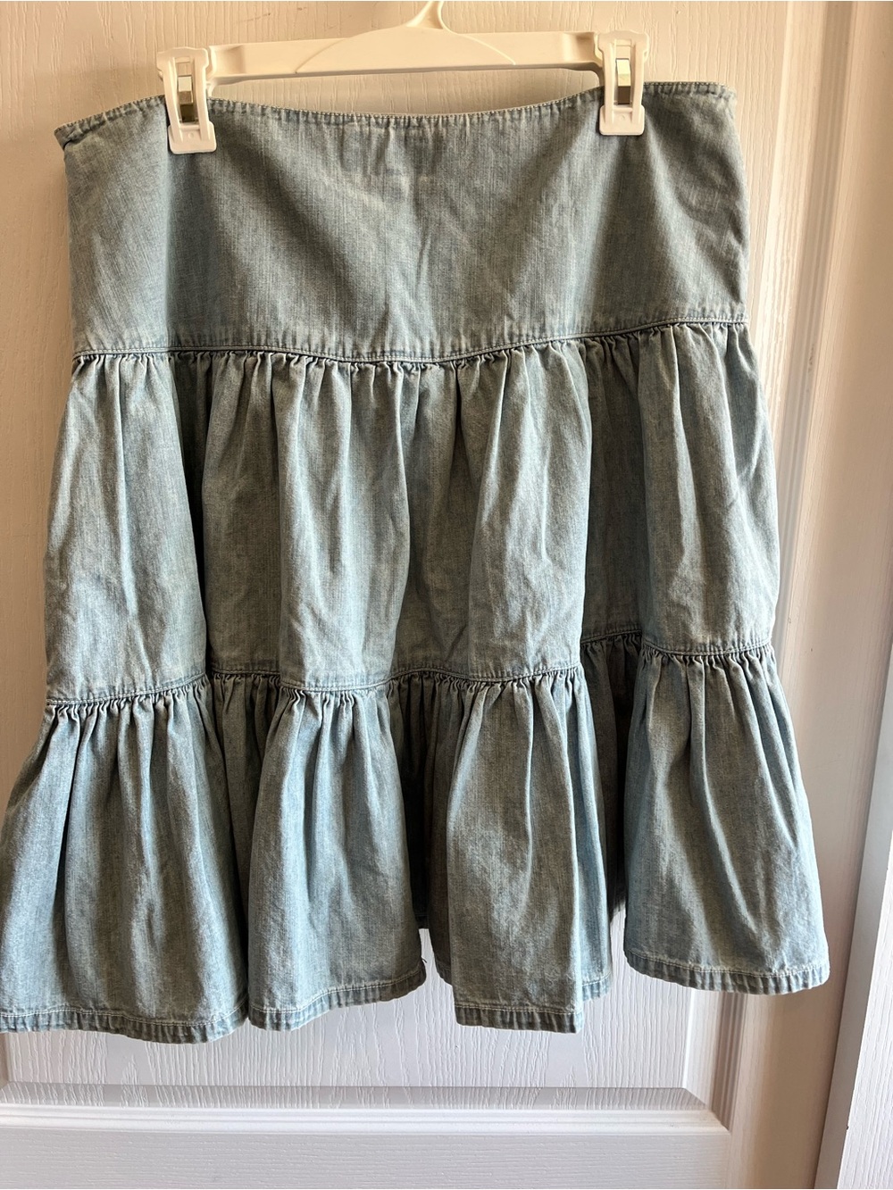 Vintage CHAPS Denim Tiered Prairie Mini Skirt - 100% Cotton Light Wash Size 12 - Picture 8 of 8